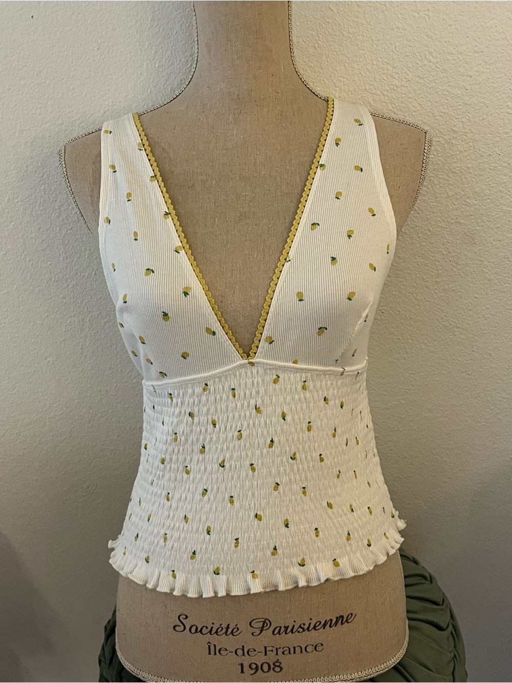 Hope's White & Yellow-Print Smocked V-Neck Camisole